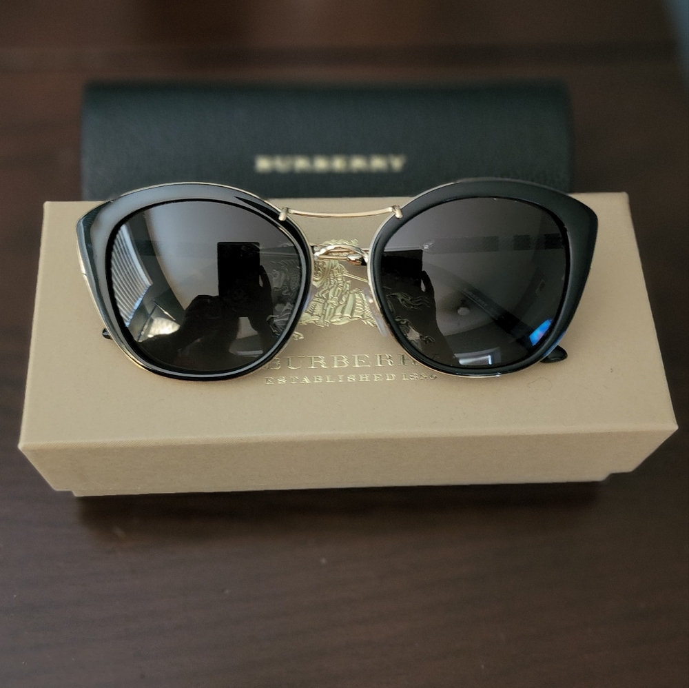 Burberry BE4251Q Polarized
